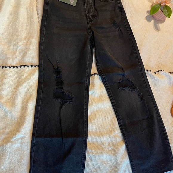 NWT Black Wild Fable High Rise Distressed Straight Leg Relaxed Fit Jeans - Picture 2 of 14